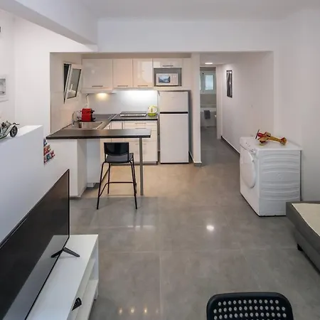 Hilton Area Brand New Comfortable Athens