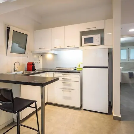Hilton Area Brand New Comfortable Athen